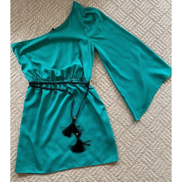 Green One Shoulder Dress - Picture 4 of 8